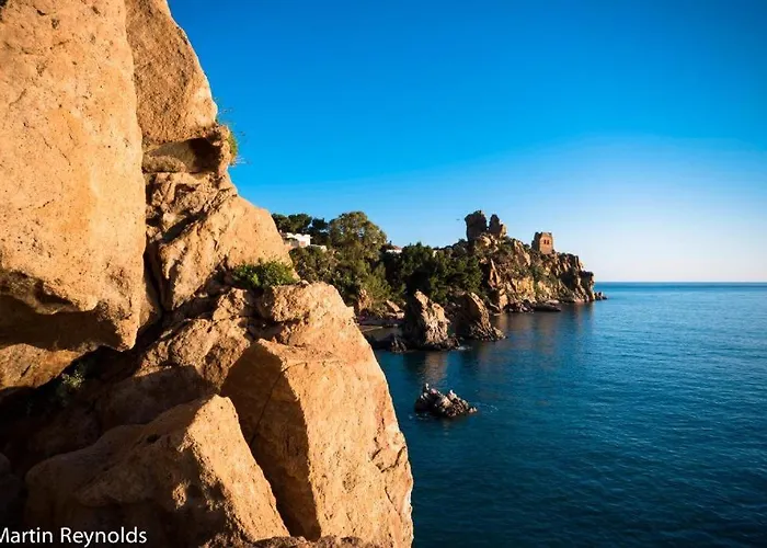 Дом отдыха Kalura Sea - Private Чефалу